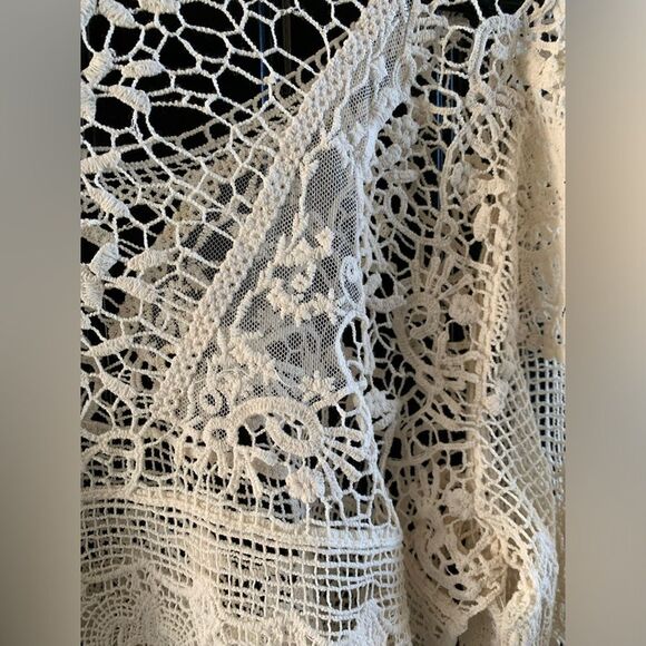 Staring at Stars Lace Crochet Bell Sleeve Top | Medium - Picture 10 of 12